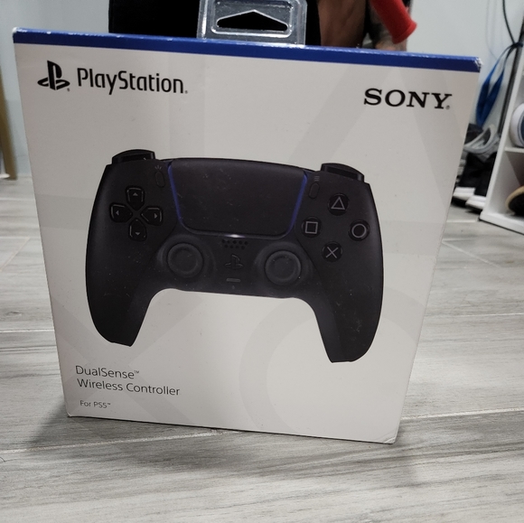 Ps5 controller - Picture 1 of 2